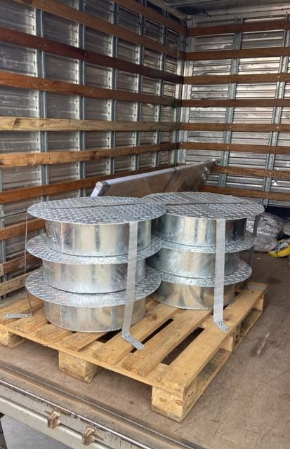 Peças galvanizadas para entrega